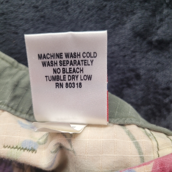 Vintage Y2K Lucky Brand Floral Cargo Rip Stop Capri Pants size 2/26 - Picture 9 of 10